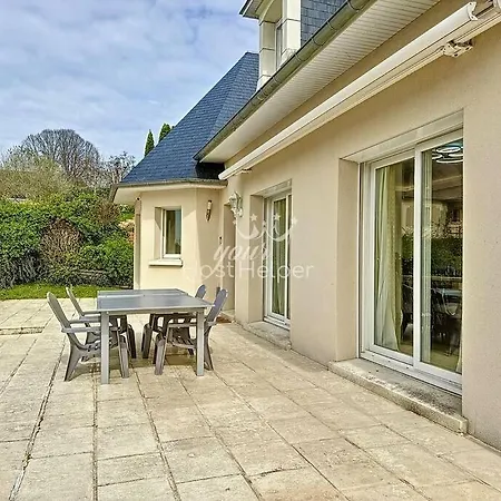 Touquaise Yourhosthelper Villa