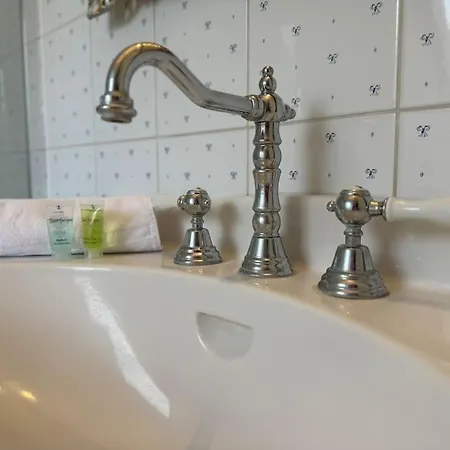 Touquaise Yourhosthelper Villa