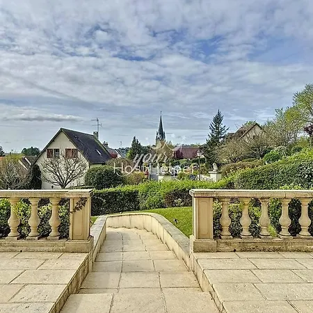 Touquaise Yourhosthelper