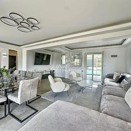 Touquaise Yourhosthelper * Touques