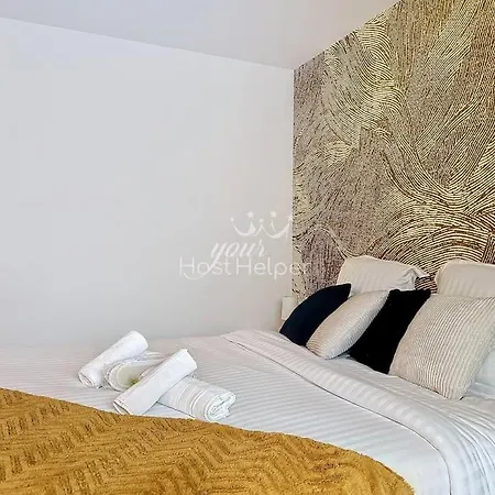 Touquaise Yourhosthelper *