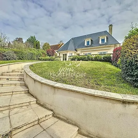 Touquaise Yourhosthelper Βίλα