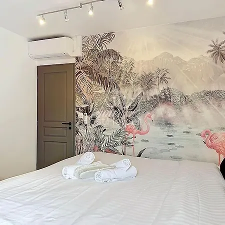 Touquaise Yourhosthelper *