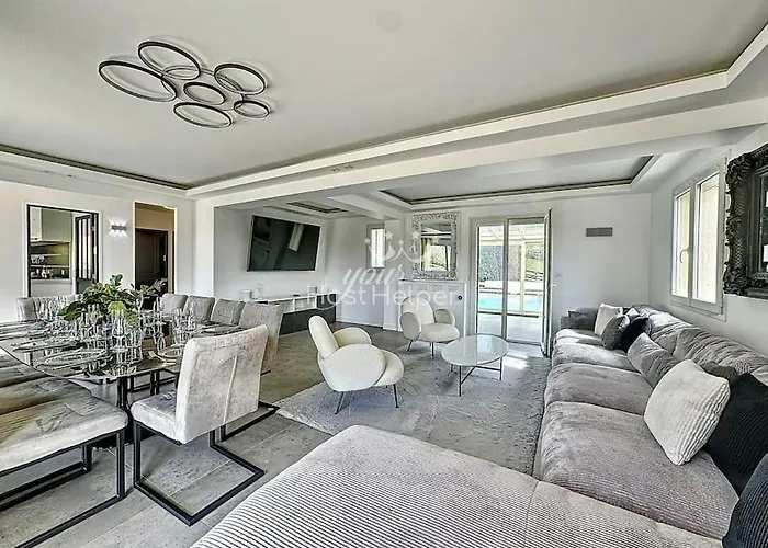 Touquaise Yourhosthelper * Touques