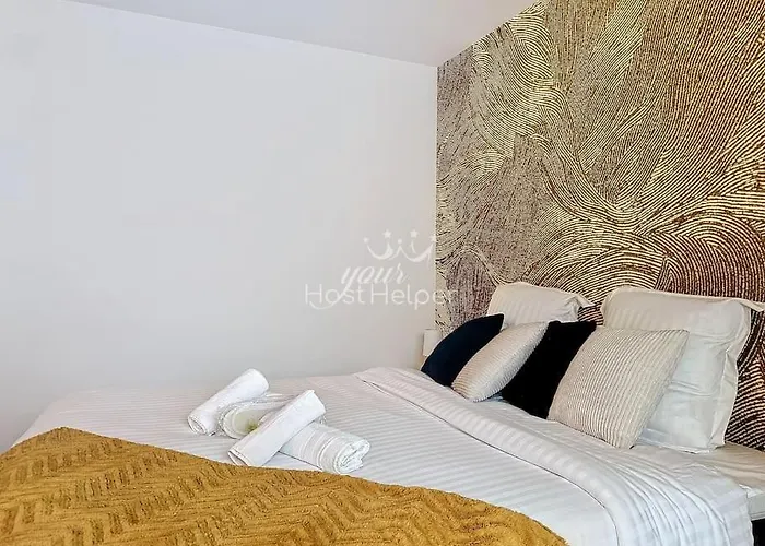 Touquaise Yourhosthelper *