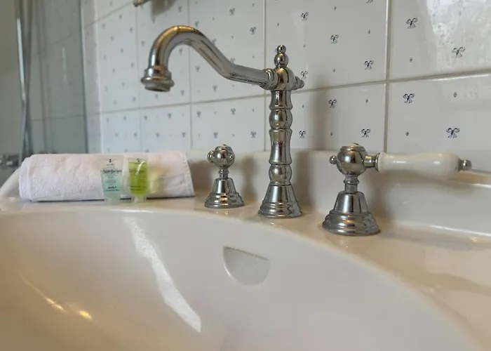 Touquaise Yourhosthelper Villa