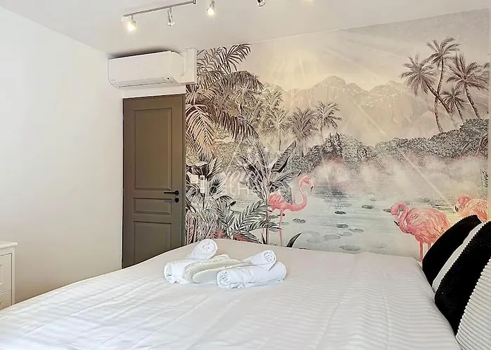 Touquaise Yourhosthelper *